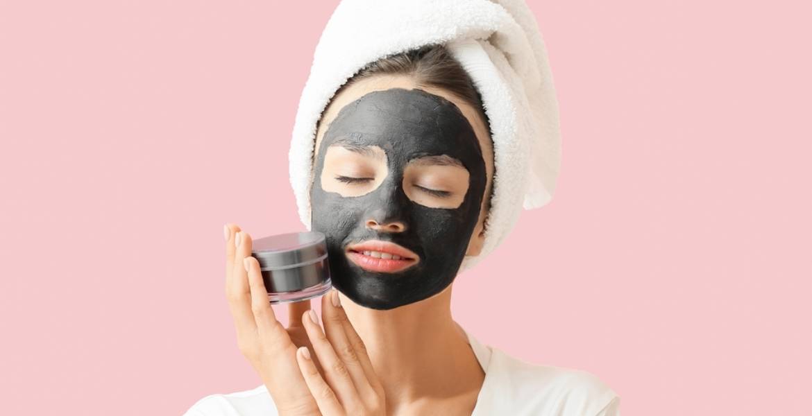 جرّبي وصفات الفحم المنشّط وتمتعي بجمال طبيعي