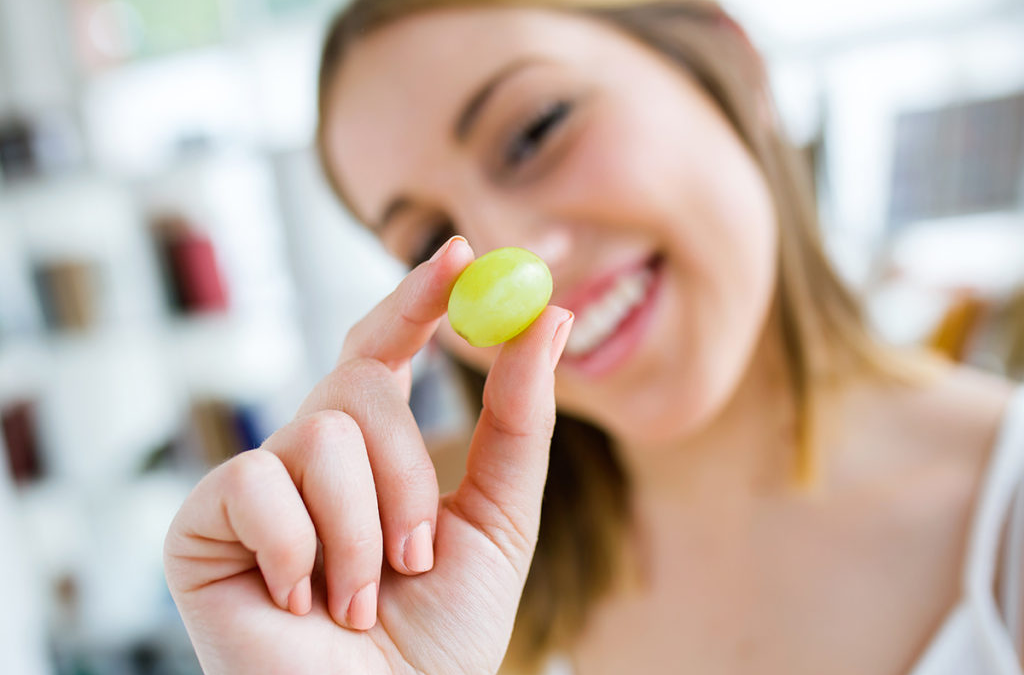 العنب لمحاربة علامات الشيخوخة