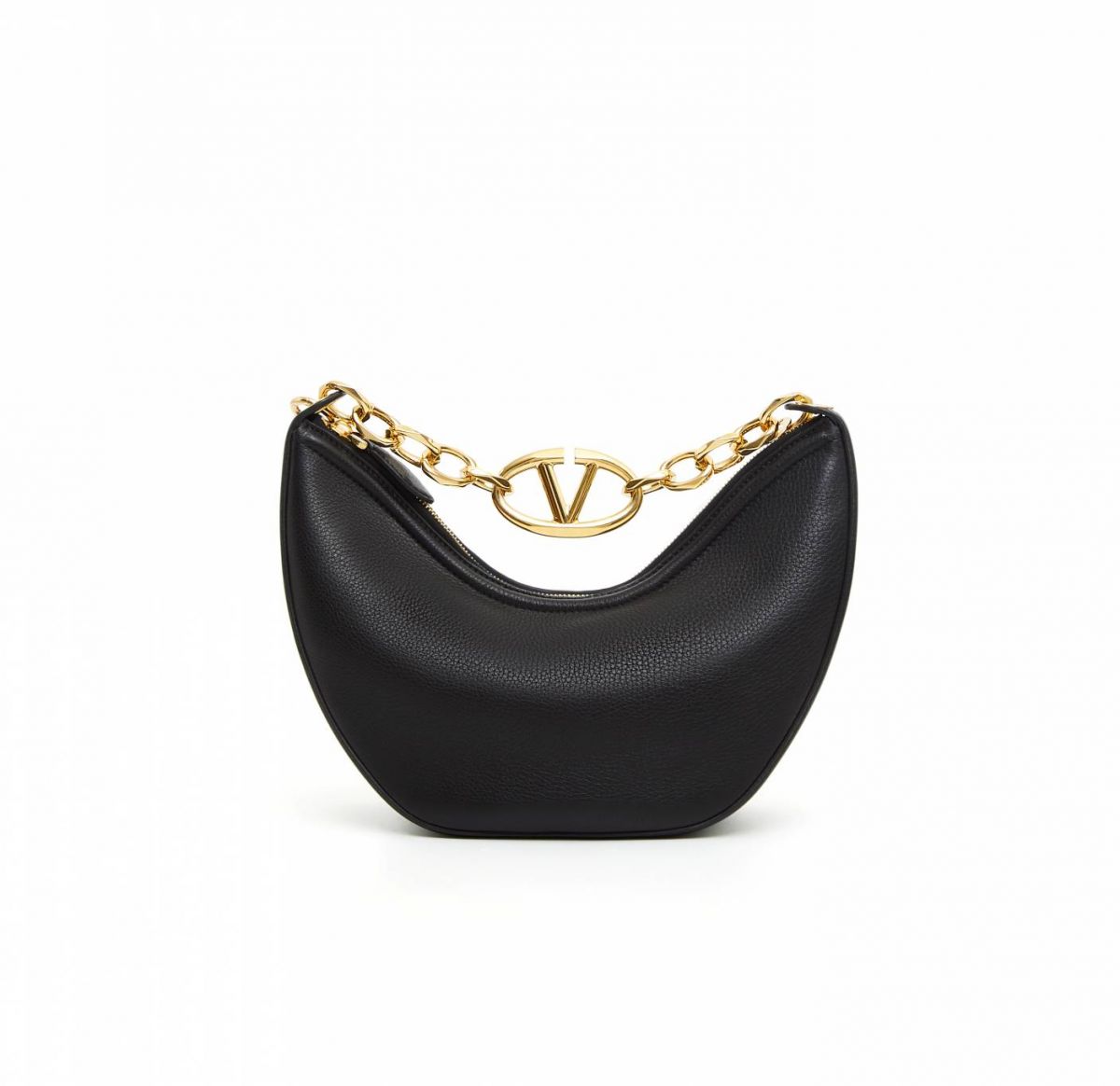 إقتني حقيبة VALENTINO الفخمة بتصميم الهلال