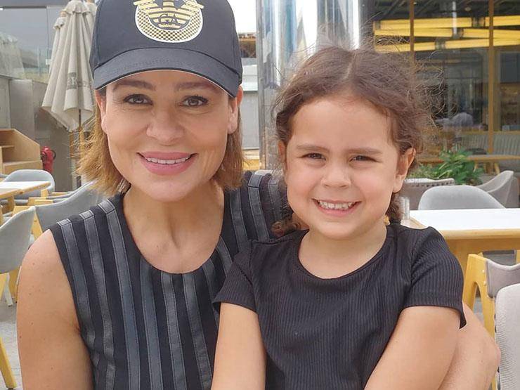 كارول سماحة تفاجئ الجميع بما قالته عن الزواج مختلط الأديان وطقوس إبنتها الدينية