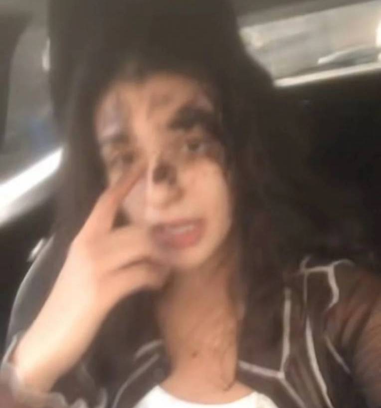 بالفيديو - فنانة شابة تتعرّض للتحرش وتوثّق الواقعة!