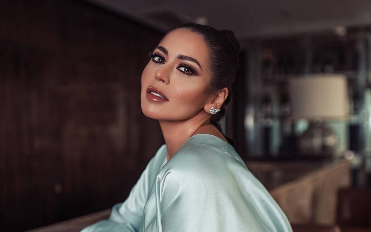 لقاء الخميسي تهاجم بقوة منتقدي محمد صلاح