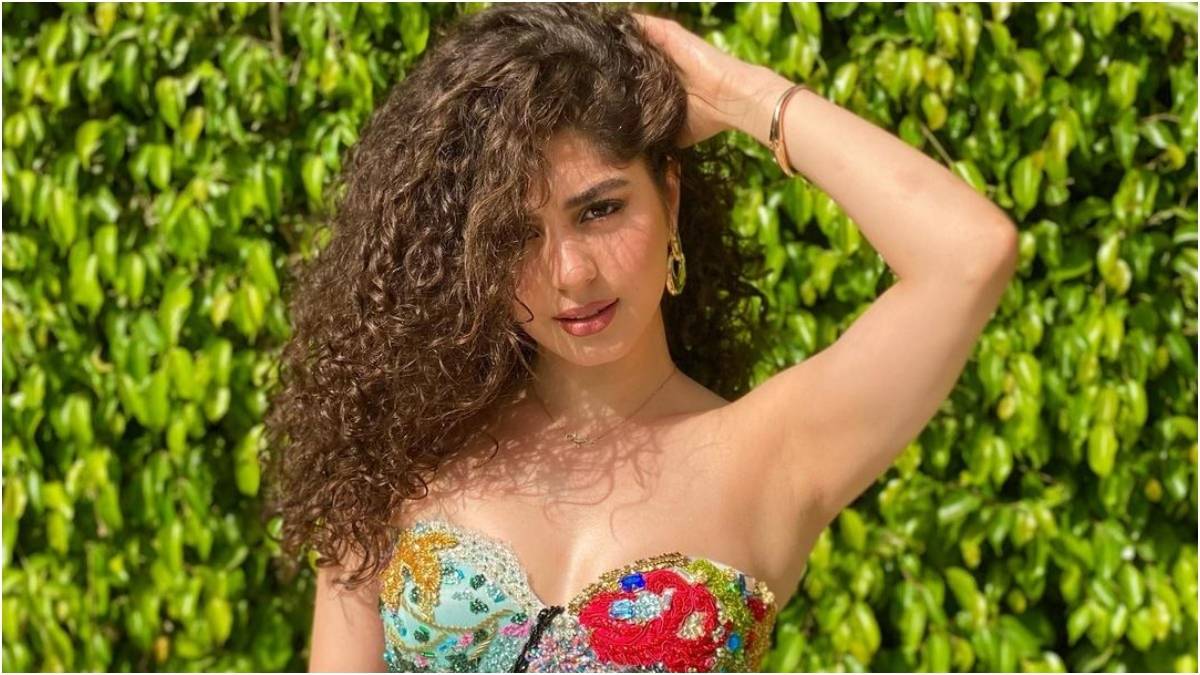 آدم الشرقاوي يدافع عن مايان السيد بعد انتقاد أدائها في رمضان