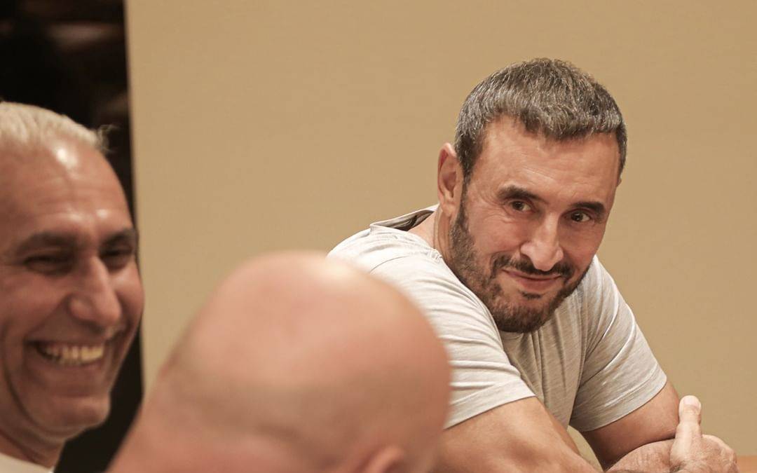 بالفيديو - كاظم الساهر يقدّم مبادرة خاصة لإنهاء الحرب... إليكم التفاصيل