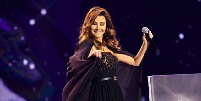 بالفيديو - نانسي عجرم بإطلالة مميّزة في 