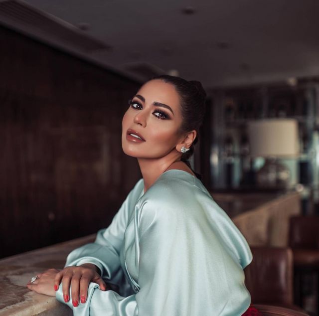 لقاء الخميسي ترد على انتقادات أدائها ترانيم