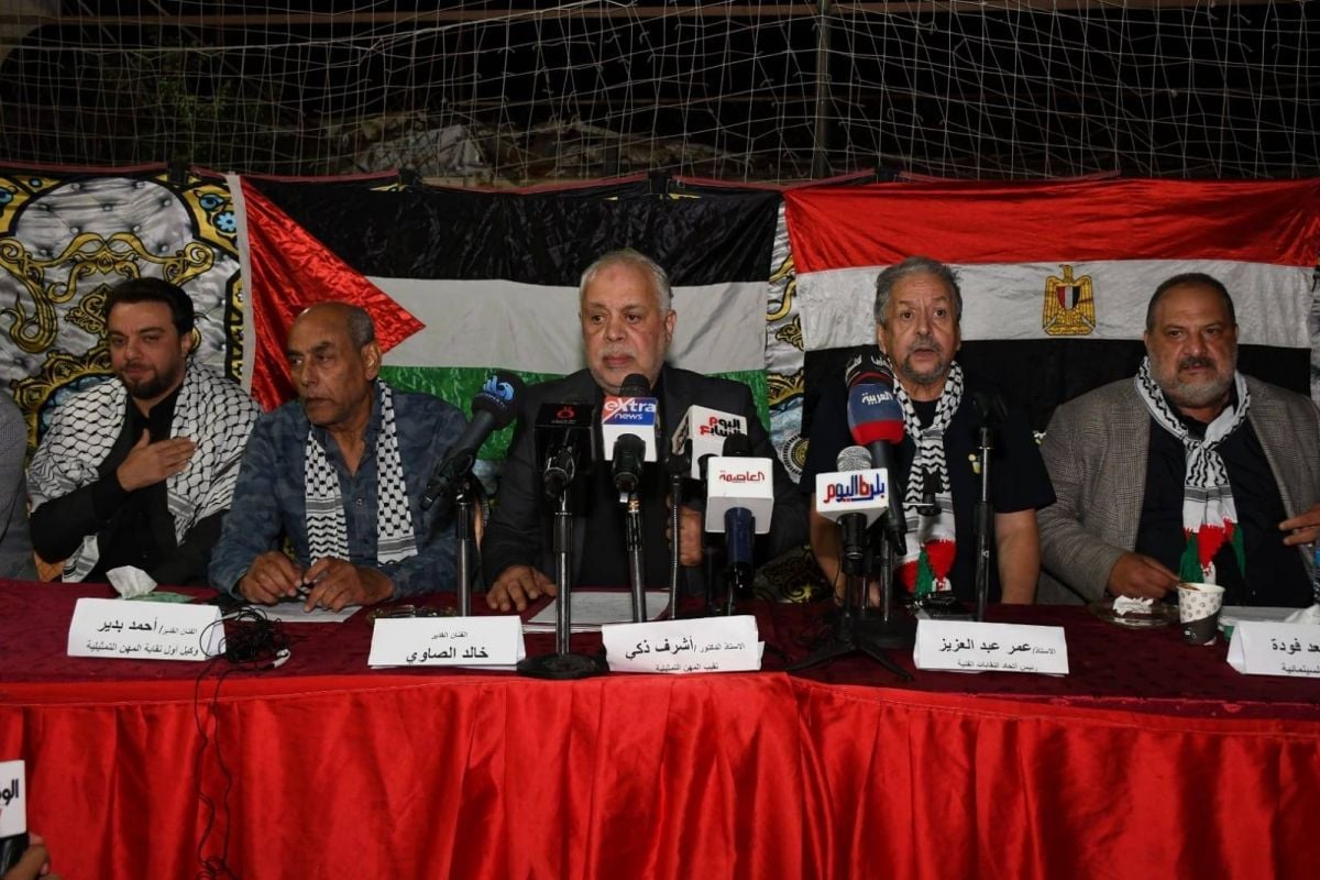 أشرف زكي يُصدر بياناً تحذيرياً لفناني مصر بسبب مجازر فلسطين