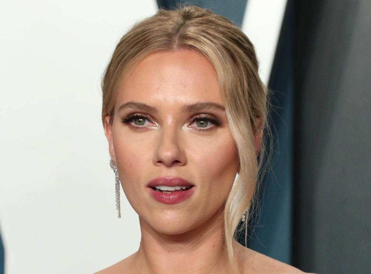 سكارليت جوهانسون تكشف طريقتها في المحافظة على بشرتها ورشاقة جسمها