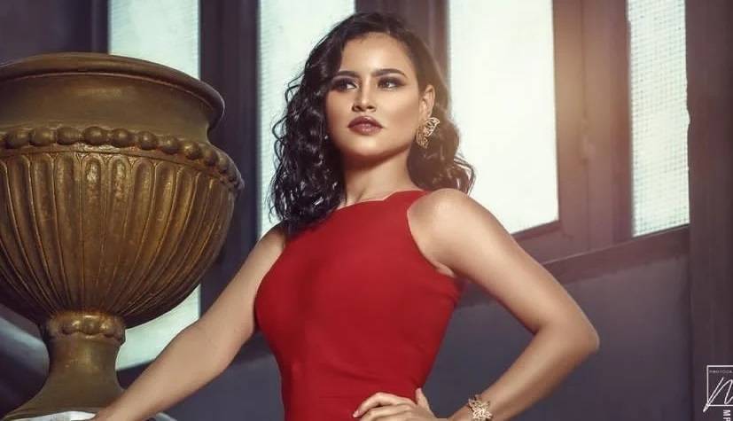 فنانة شابة تعلن نيتها لتبني طفلة فلسطينية أصيبت في القصف الإسرائيلي