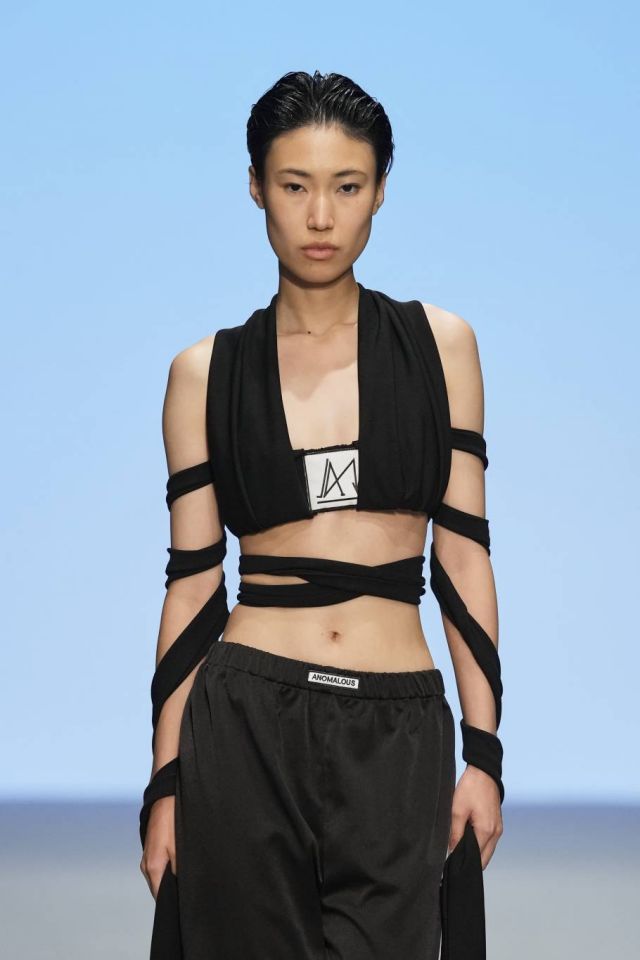 Anomalous Schwarzkopf  