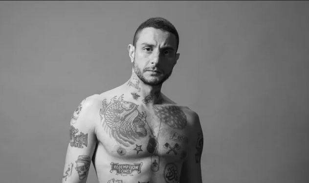 أحمد الفيشاوي يصدم الجميع بفيديو يظهر فيه من دون وشوم