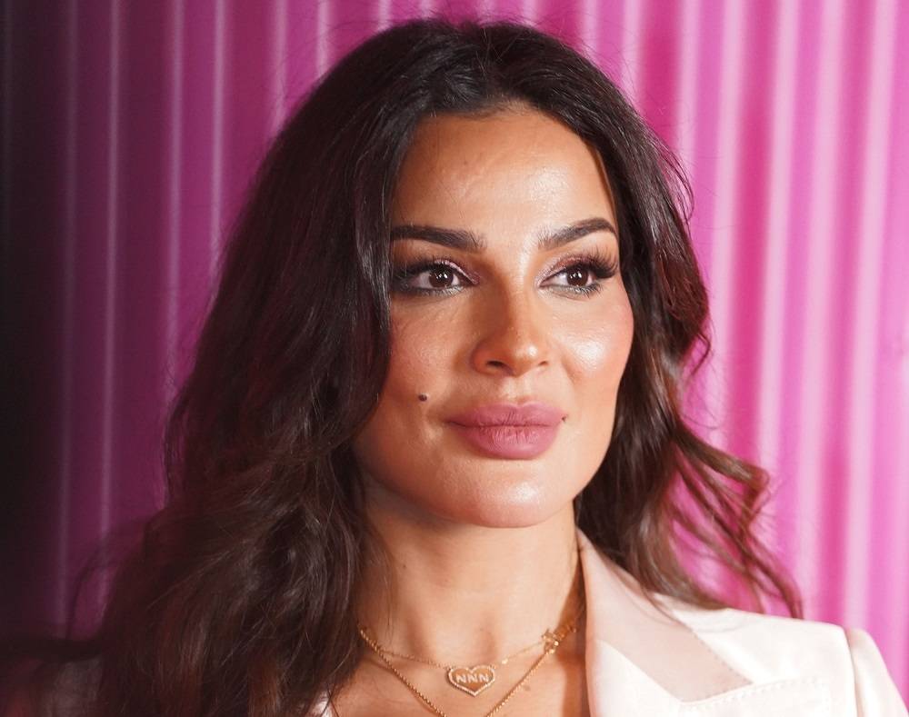 نادين نسيب نجيم تتألق بإطلالة بسيطة.. وهذا ما قالته عن فترة إنفصالها