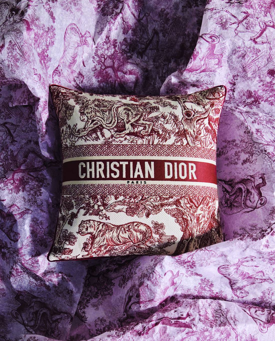 أناقة منزلك باللون البرغندي... Dior Maison Toile de Jouy 