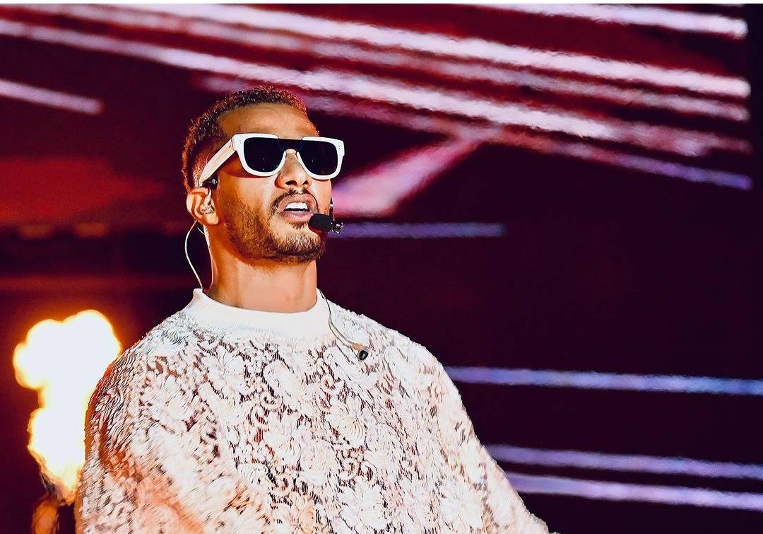 بالصور - هجوم جديد على محمد رمضان بسبب ملابسه