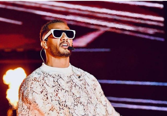 بالصور - هجوم جديد على محمد رمضان بسبب ملابسه