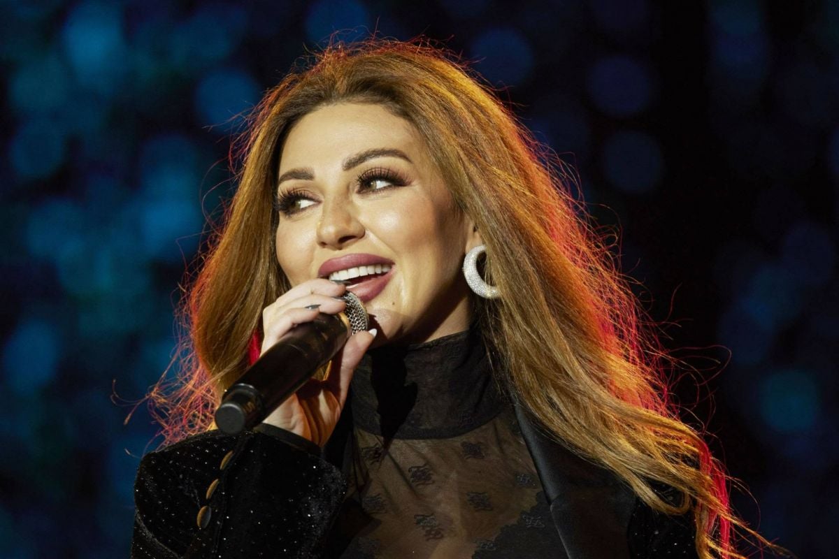 بالفيديو - ميريام فارس تدعم شقيقتها في مشروعها الجديد... هل تشبهها؟