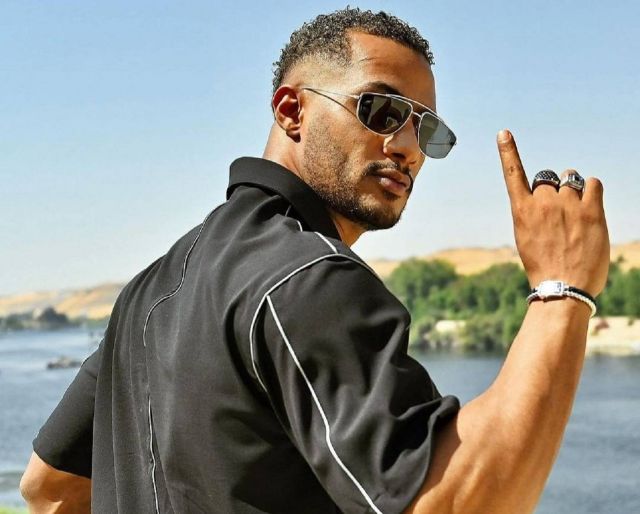 بالفيديو - محمد رمضان يتجاهل الحكم بسجنه ويروّج لمسلسله الجديد