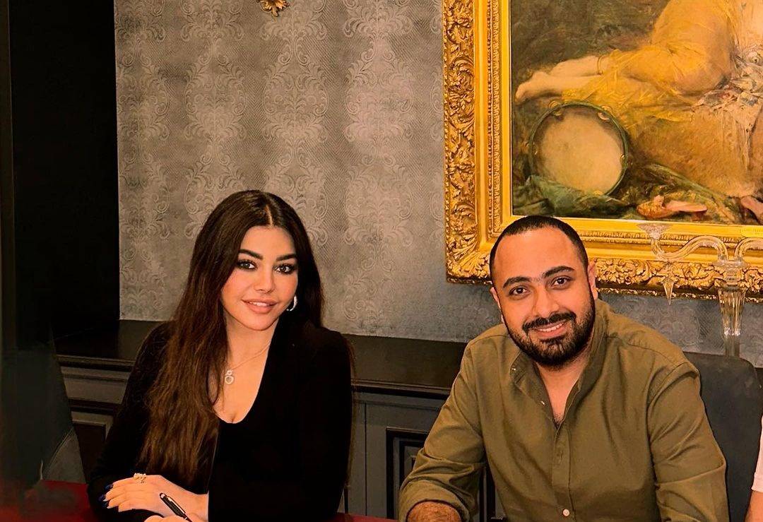 هيفاء وهبي تُحدث ضجة بصورة في الطائرة... مفاجأة جديدة