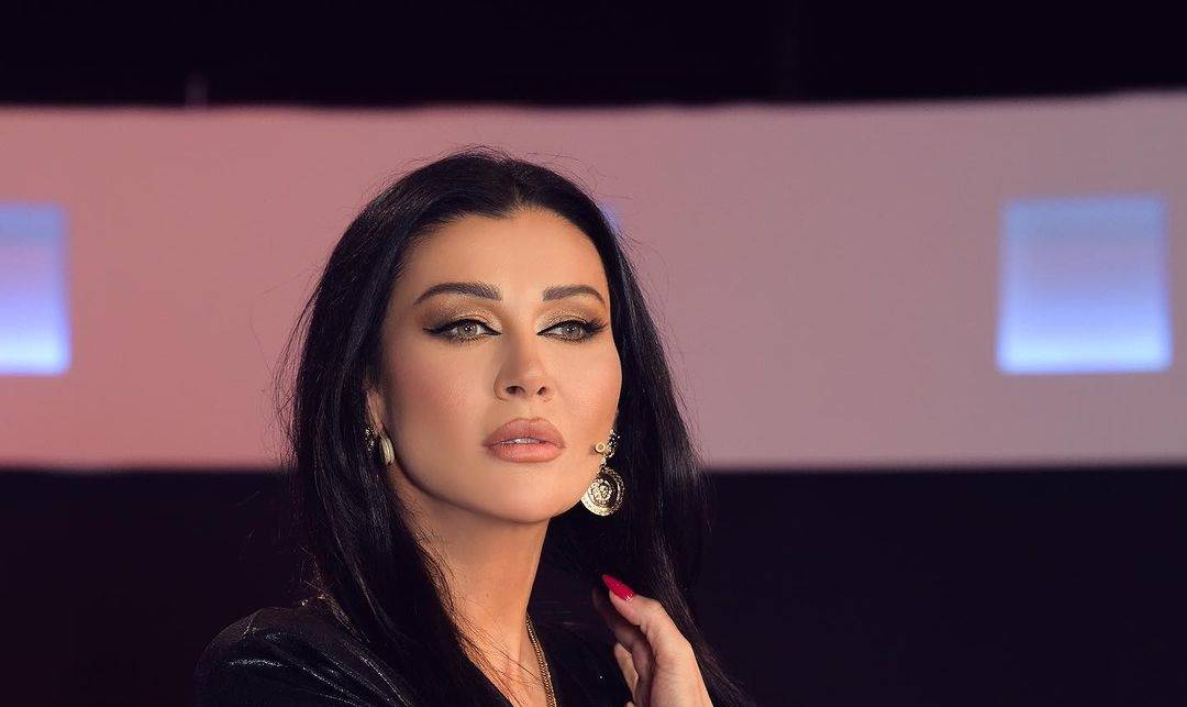 بالفيديو - نادين الراسي تتحدث عن زيجاتها وطلاقها... وهذا ما قالته عن غيرتها من سيرين  عبد النور