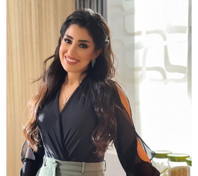 بالفيديو - آيتن عامر تردّ على منتقدي عمل الفنانين بسبب أحداث غزة