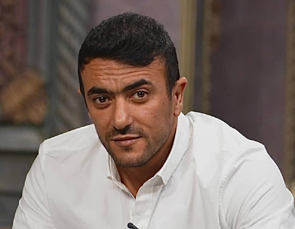 بالفيديو - أحمد العوضي يروّج لفيلم 