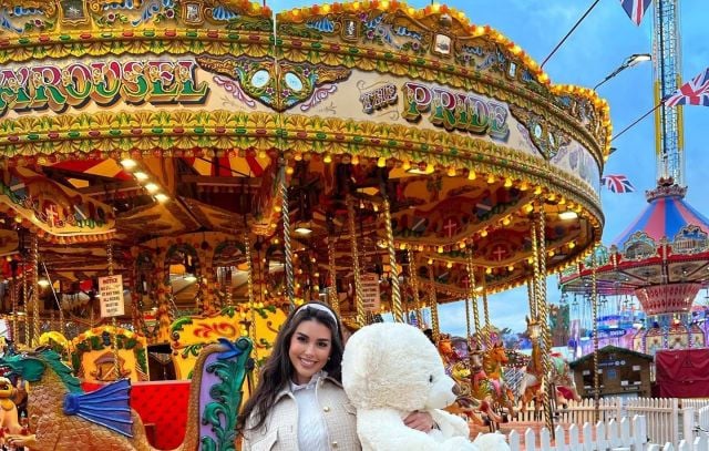 بالفيديو - ياسمين صبري تردّ على متابعة أعجبت بملابسها.. وهذا ما قالته