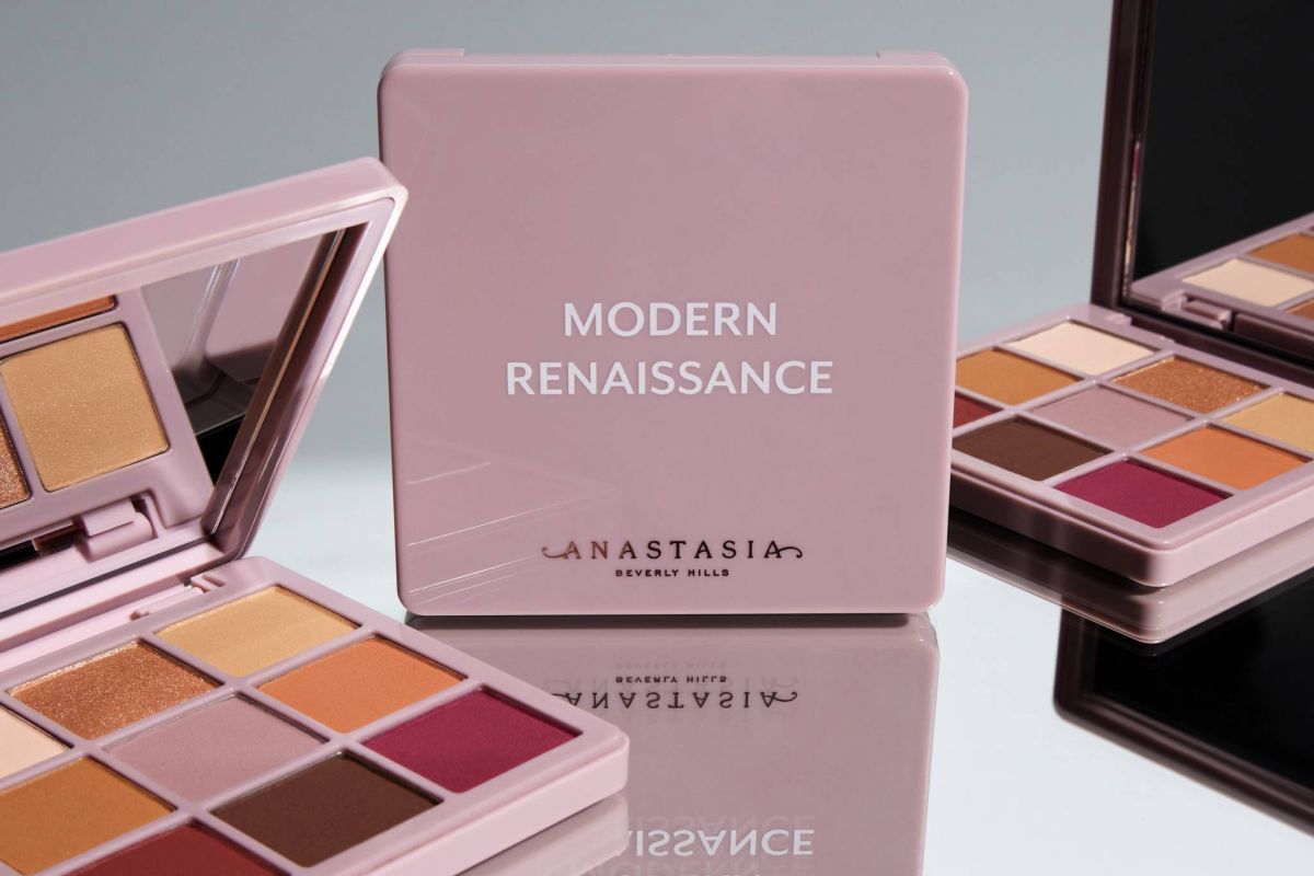 علامة ANASTASIA BEVERLY HILLS تطلق مجموعتَي ظلال العيون Modern Renaissance وSultry بتصاميم مصغّرة وعصرية