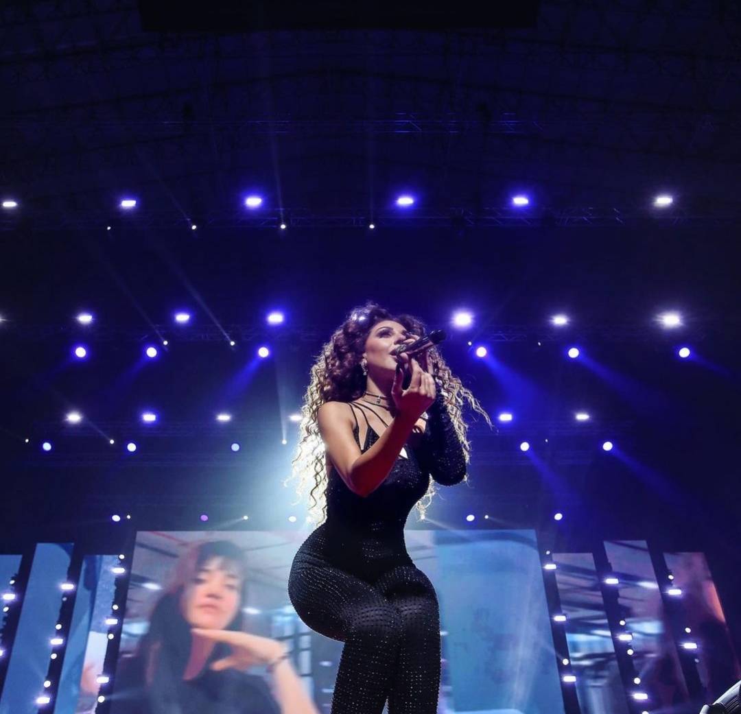 طرق بسيطة لتنسيق الجمبسوت كالنجمات