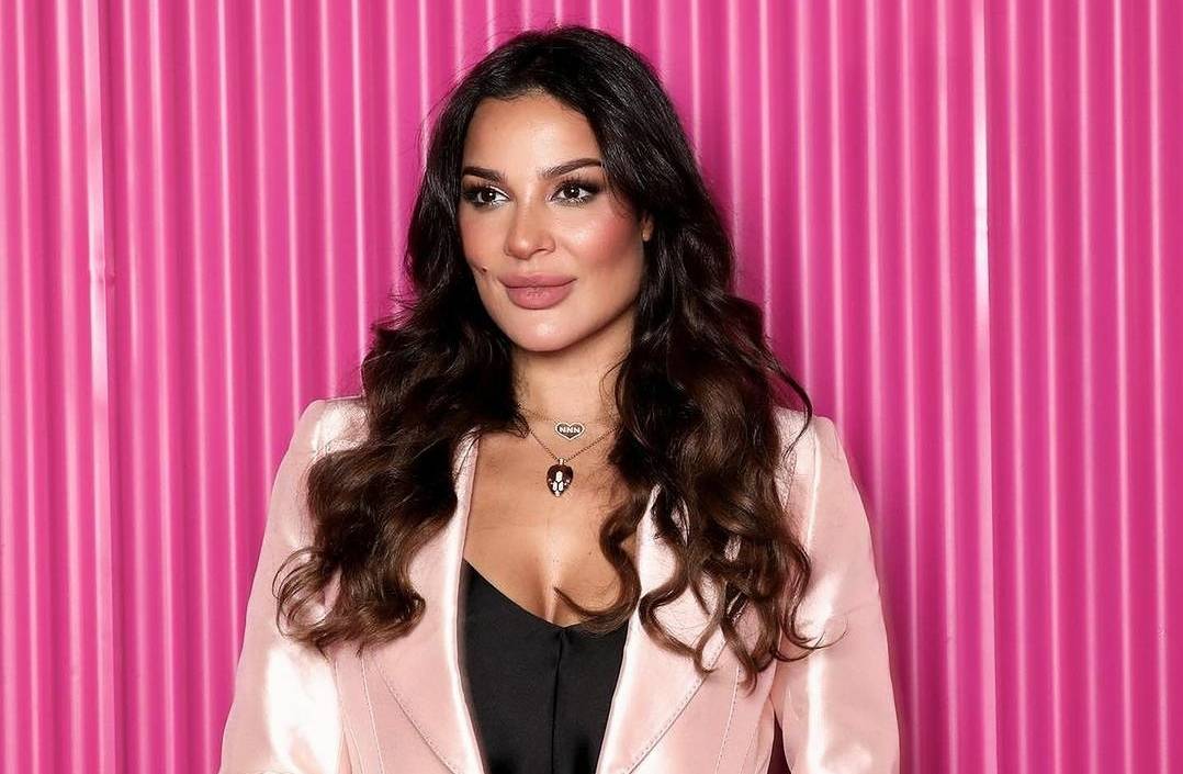 نادين نسيب نجيم تختار مكياجها الخاص.. ما رأيكم بالألوان؟