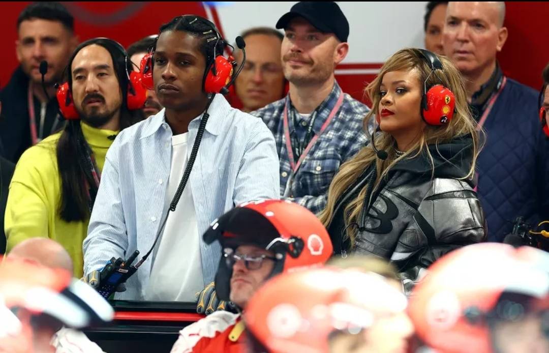 خلخال ريهانا الماسي محط اهتمام الصحافة