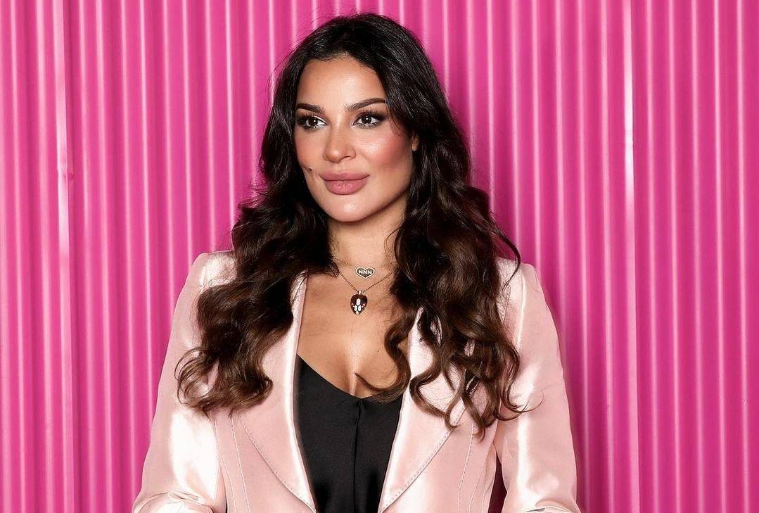 نادين نسيب نجيم تشوّق الجمهور بصور من كواليس 