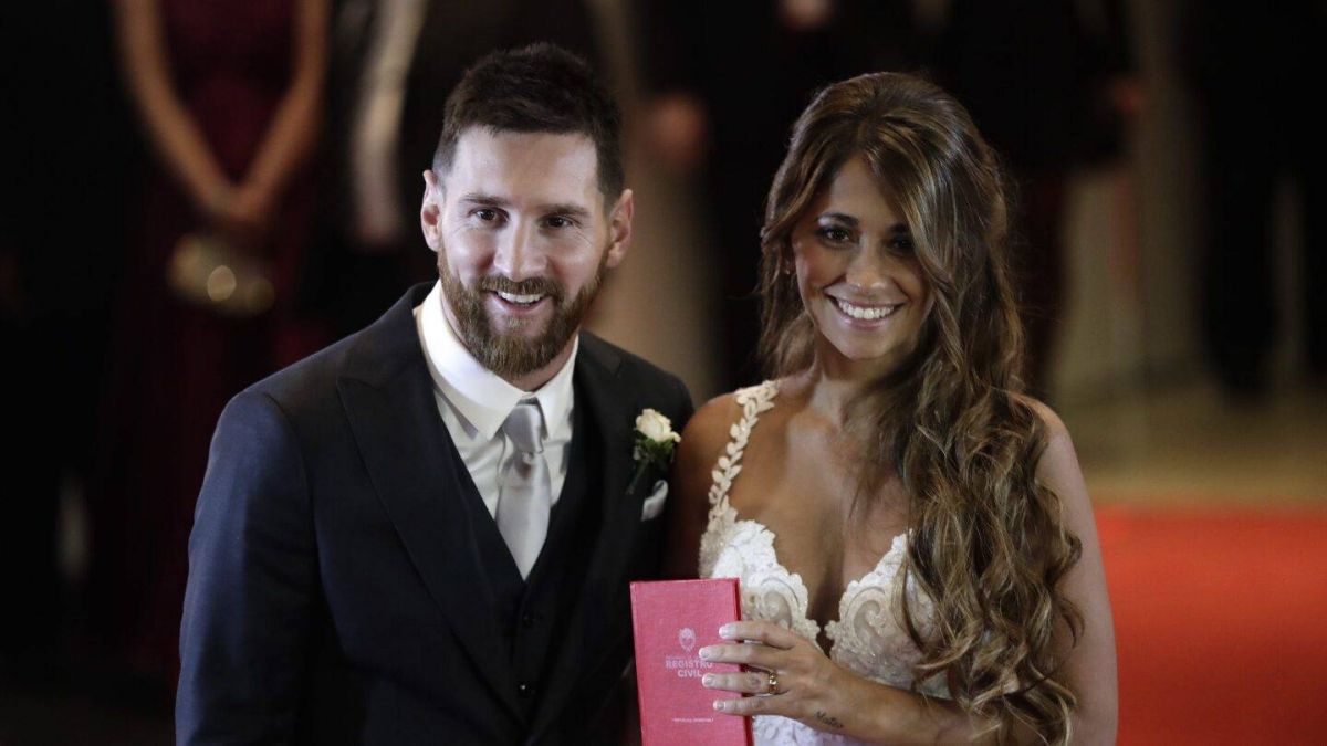 بالفيديو - إطلاق الرصاص على عائلة زوجة ميسي في الأرجنتين