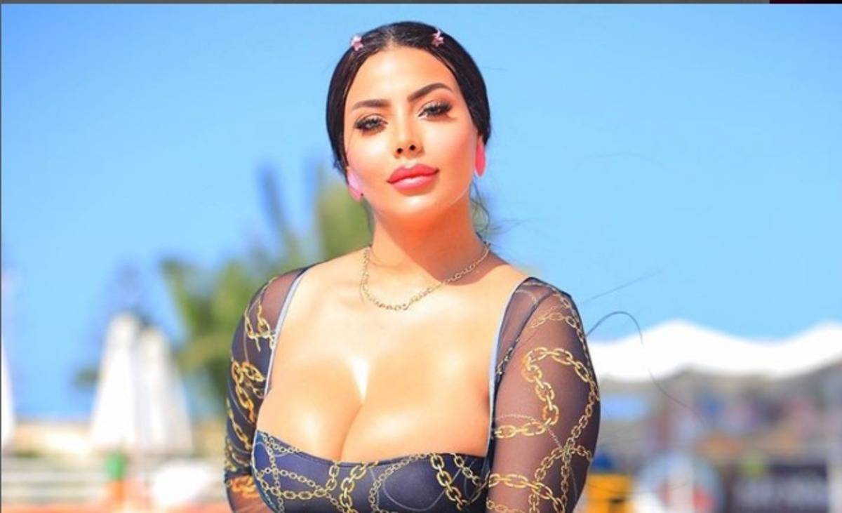 القبض على راقصة شهيرة بتهم 