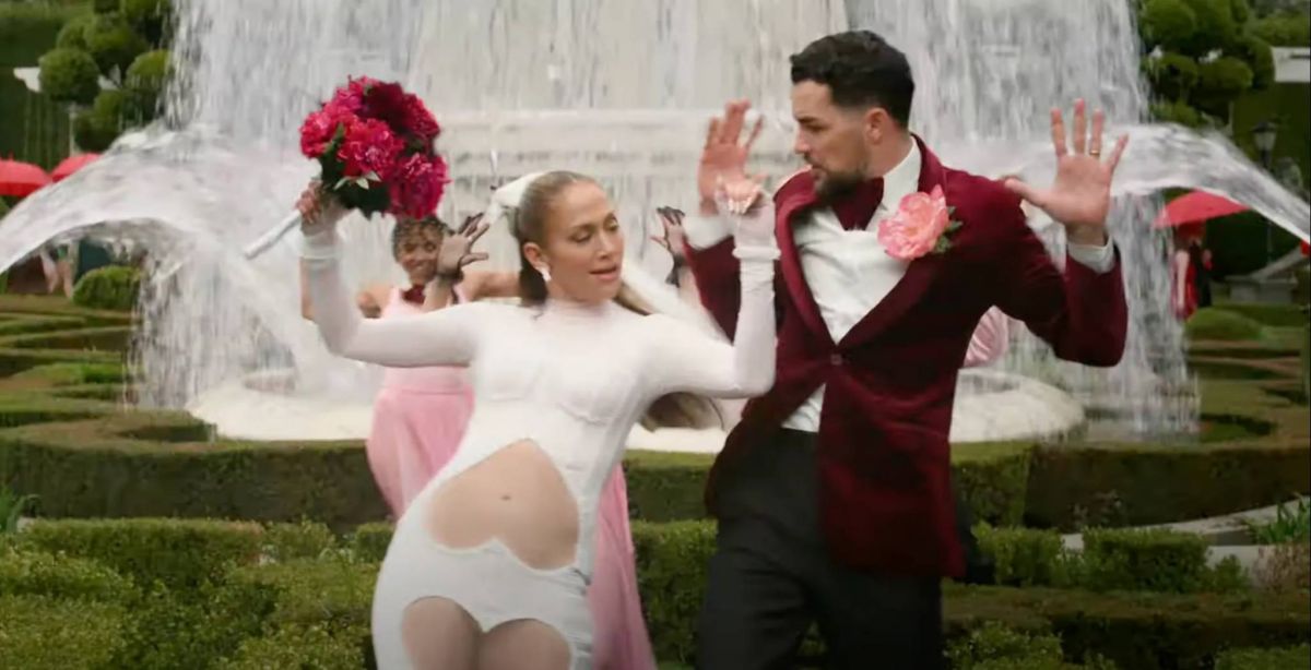 بالفيديو - جنيفر لوبيز عروس جريئة في ألبومها المقبل