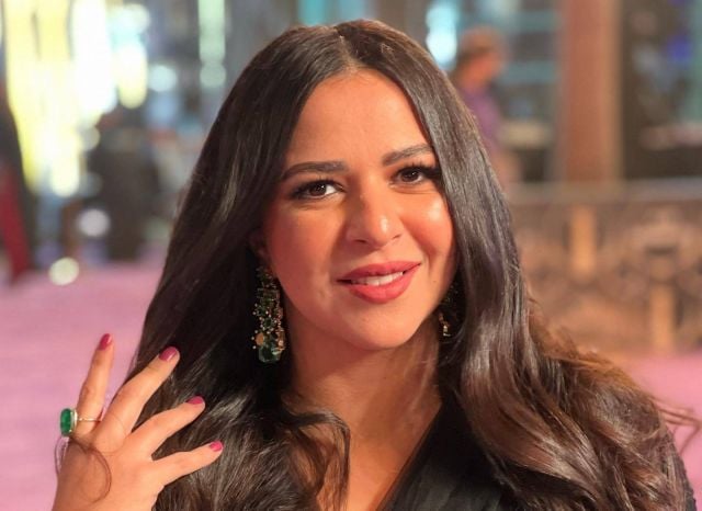 بالفيديو - إيمي سمير غانم تحسم ظهورها في رمضان وتكشف سرّ الاسم على قلادتها