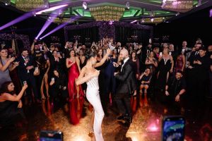 لقطات جديدة ومميزة من زفاف "مساري" وسحر جولستاني بحضور النجوم