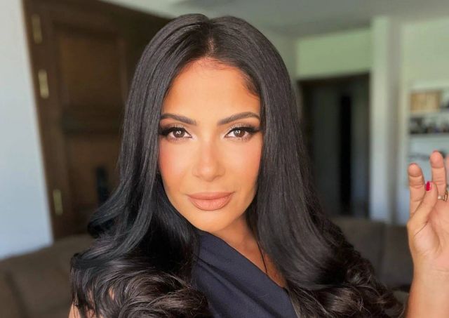 هكذا نعت منى زكي شقيق أحمد حلمي