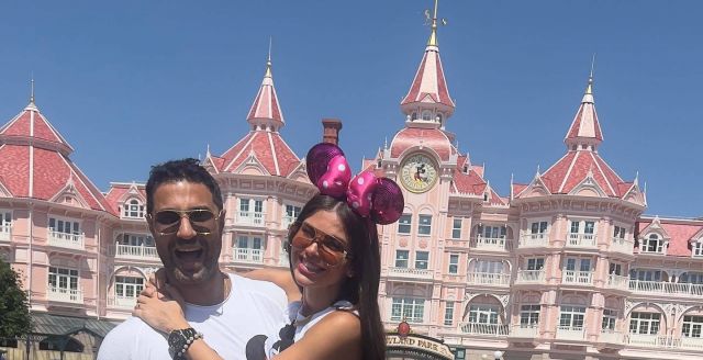 زوجة كريم فهمي تحتفل بيوم ميلاده بصور رومانسية