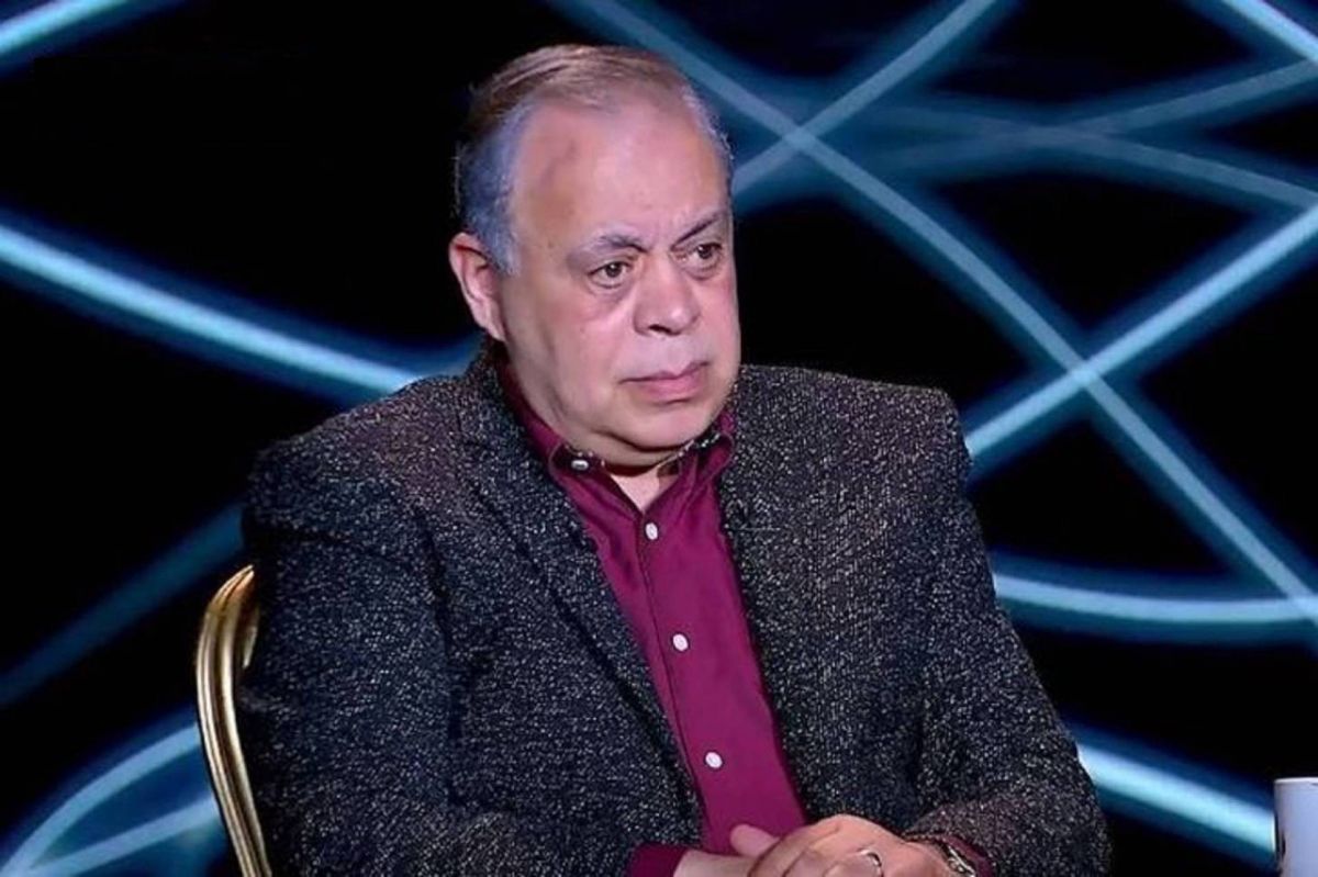 أشرف زكي يحذّر جمهوره من صفحات مزيفة على مواقع التواصل