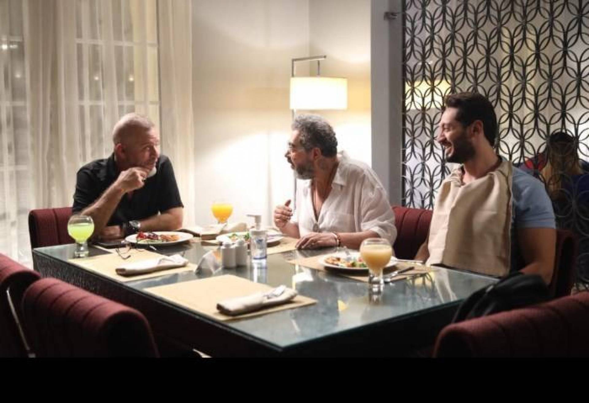 شريف منير وطارق عبد العزيز في وبقينا اتنين