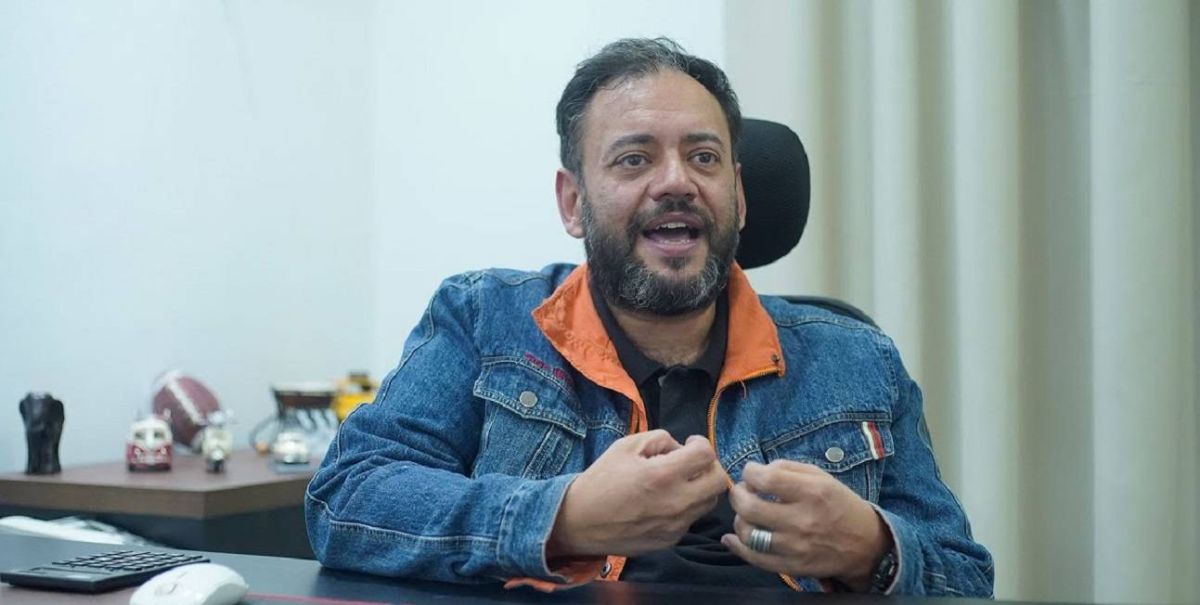 فنان شهير يعلن دخوله الوسط الفني بالواسطة ويرفضه لأولاده