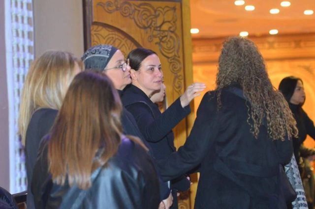 ريهام عبد الغفور تتلقى عزاء والدها