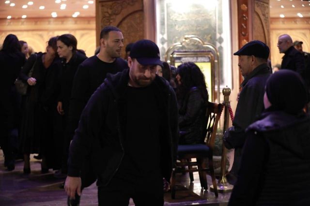 نضال الشافعي ومحمد أحمد ماهر يغادران عزاء أشرف عبد الغفور