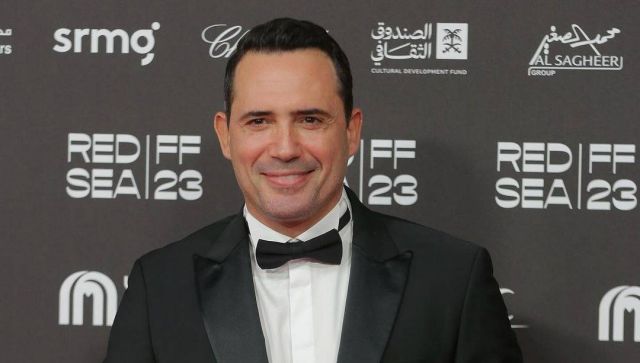 بالفيديو - لقاء مميّز بين ظافر العابدين ونبيلة عبيد... وهذا ما حصل مع لبلبة