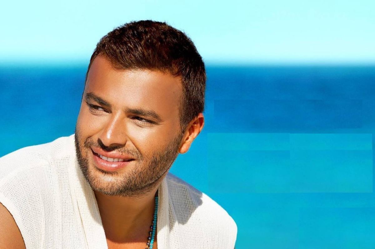 رامي صبري يُحدث ضجة بردّه على منتقدي عمل الفنانين