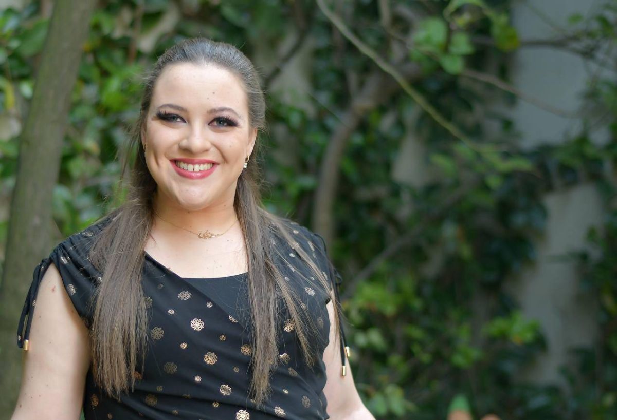 ستيفاني سرور قصة نجاح من أصحاب الهمم.. تقدم أغنية 