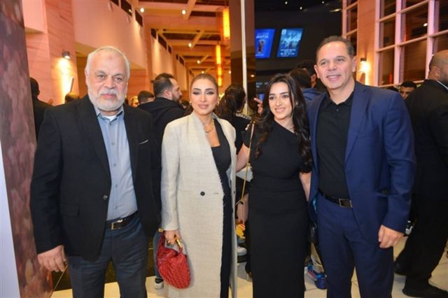 أشرف زكي وروجينا مع رامي إمام وزوجته