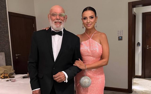 التعليق الأول لريهام عبد الغفور بعد وفاة والدها