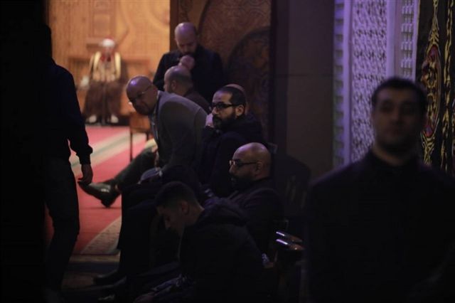 أحمد حلمي يتلقى عزاء شقيقه الراحل