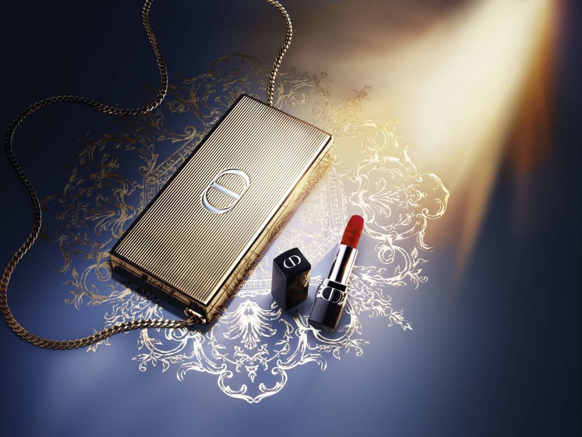 مستحضرات DIOR HOLIDAY 2023 مشرقة كالذهب